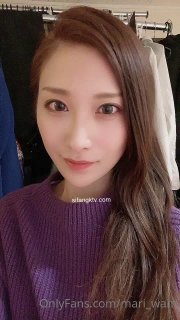 美容院上班的漂亮小美女下班后穿着性感超短裙工作服和客户男友偷情,特意换上开档黑丝干,爽的自己捏着奶子!